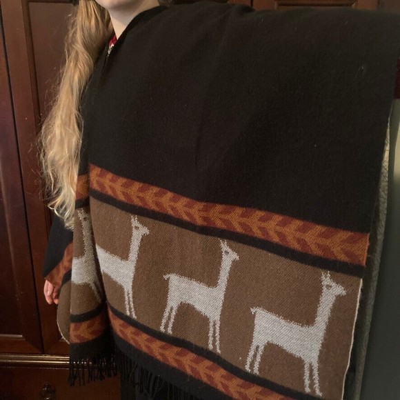 Soft Faux-Alpaca Acrylic Sweater Cape Poncho Wrap Brown/Black One Size- FRANCE - Picture 3 of 8